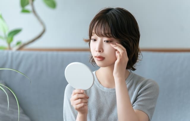 抜糸後の目元の状態と再手術のタイミング